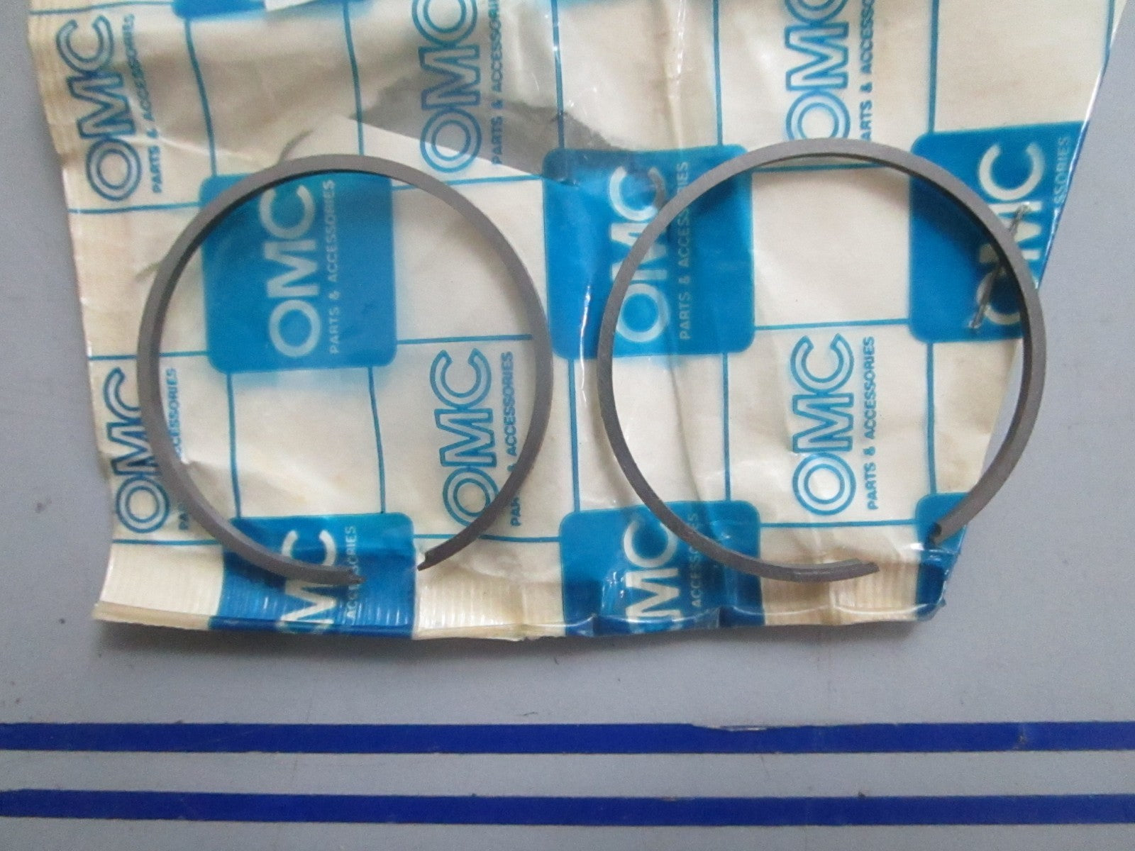 *NEW OEM* 0820 OMC Johnson Evinrude 2 Piston Ring Set 384312 0384312
