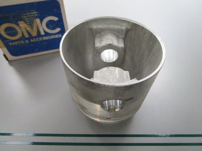 NEW OEM 390981 0390981 OMC Johnson Evinrude Piston 0810