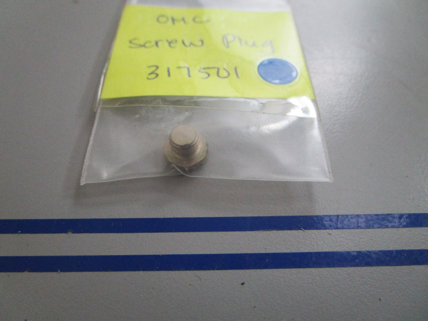 *NEW OEM* 0720 OMC Johnson Evinrude Screw Plug 317501 0317501