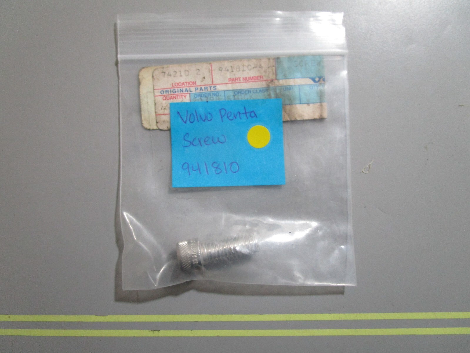 *NEW OEM* 0810 Volvo Penta Screw 941810