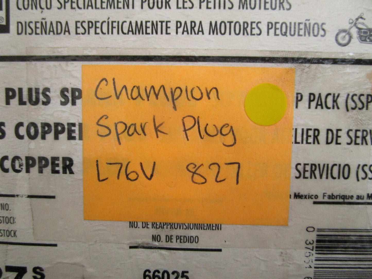 *NEW* (LOT OF 24) 0820 Champion Spark Plug L76V 827
