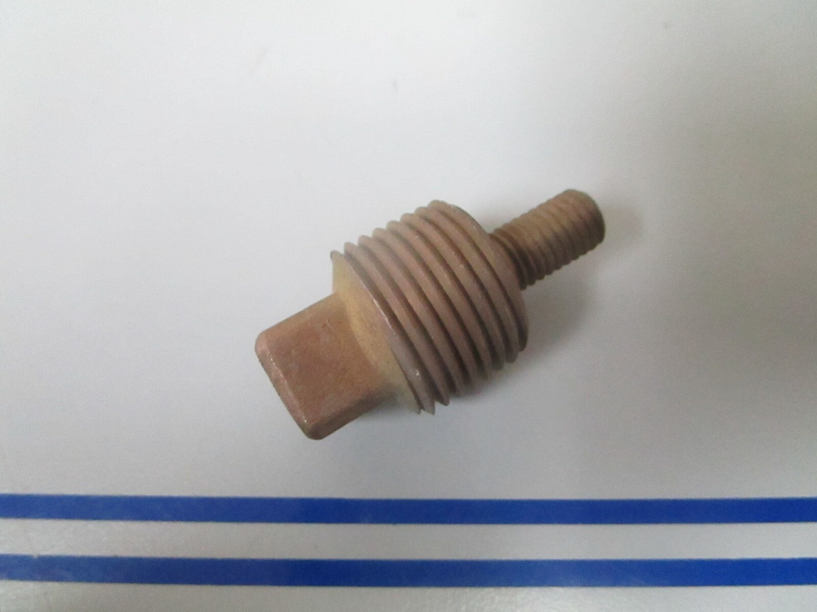 *NEW OEM* 0810 Volvo Penta Plug 838928