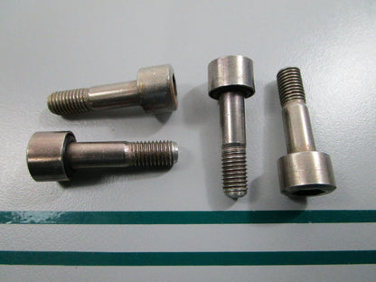 NEW OEM (LOT OF 4) 314733 0314733 OMC Johnson Evinrude Screw 0810