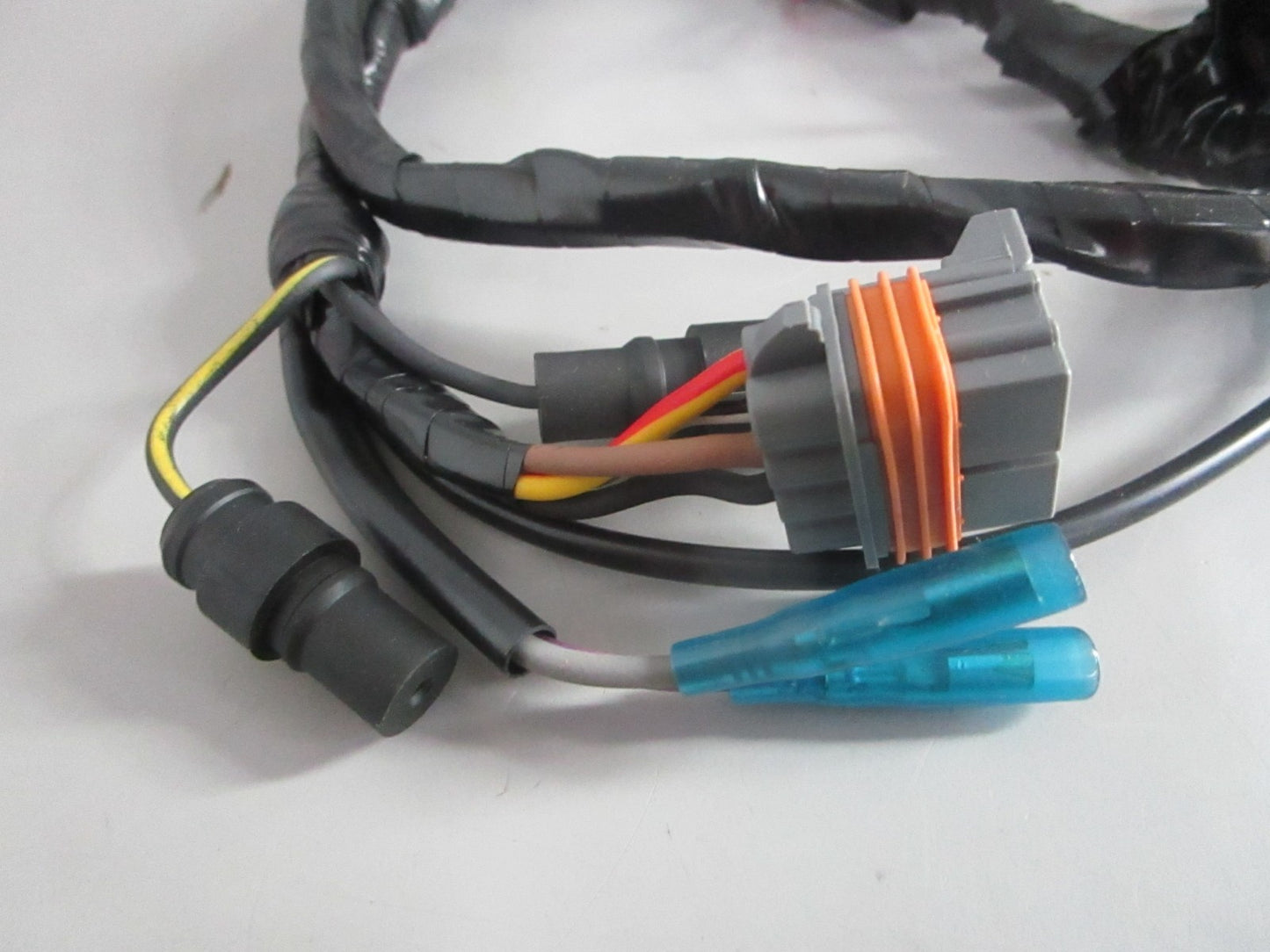 NEW OEM 585240 0585240 OMC Johnson Evinrude Wire Harness 0820
