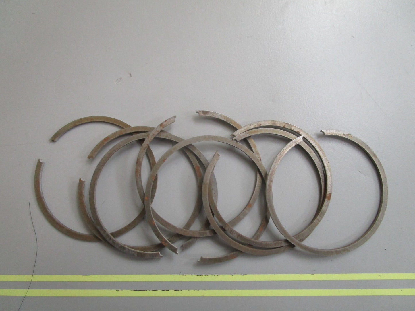 *NEW OEM* 0810 Mercury Quicksilver 8 Piston Ring Set 39-21680