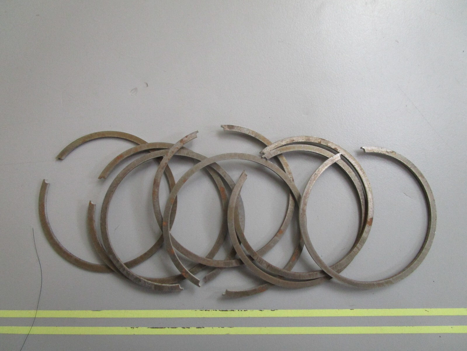 *NEW OEM* 0810 Mercury Quicksilver 8 Piston Ring Set 39-21680