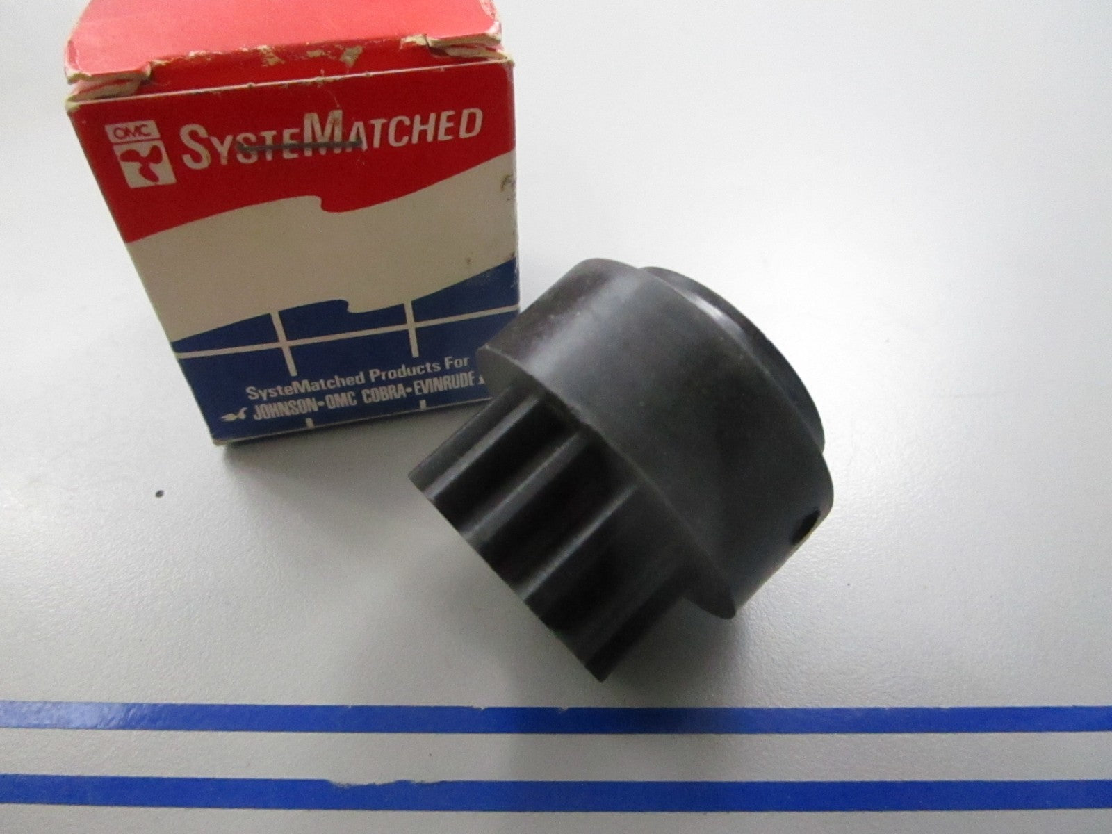 *NEW OEM* 0810 OMC Johnson Evinrude Pinion 328229 0328229