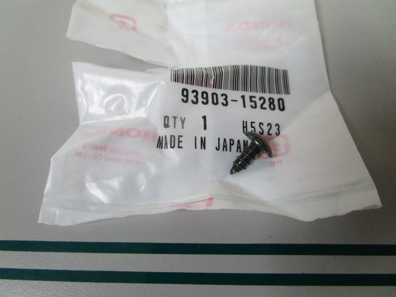 NEW OEM 93903-15280 Honda Tappet Screw 0810