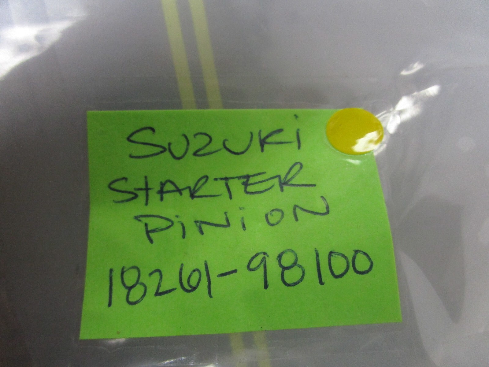 *NEW OEM* 0720 Suzuki Starter Pinion 18261-98100