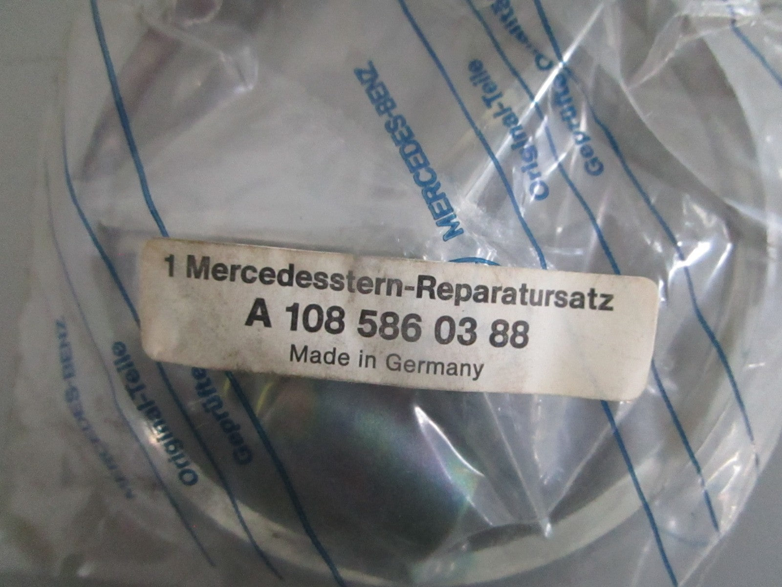 NEW OEM A1085860388 Mercedes-Benz Hood Ornament Kit 0820