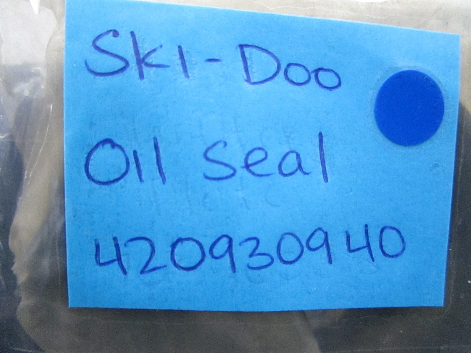 *NEW* 0810 Ski-Doo Oil Seal 420930940