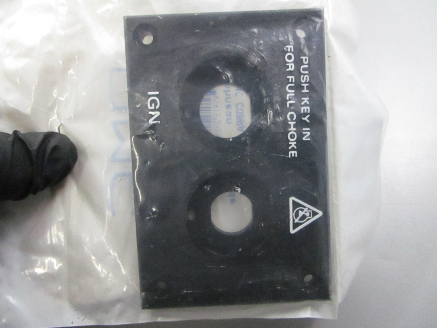 *NEW OEM* 0810 OMC Johnson Evinrude Bezel 125313 0125313