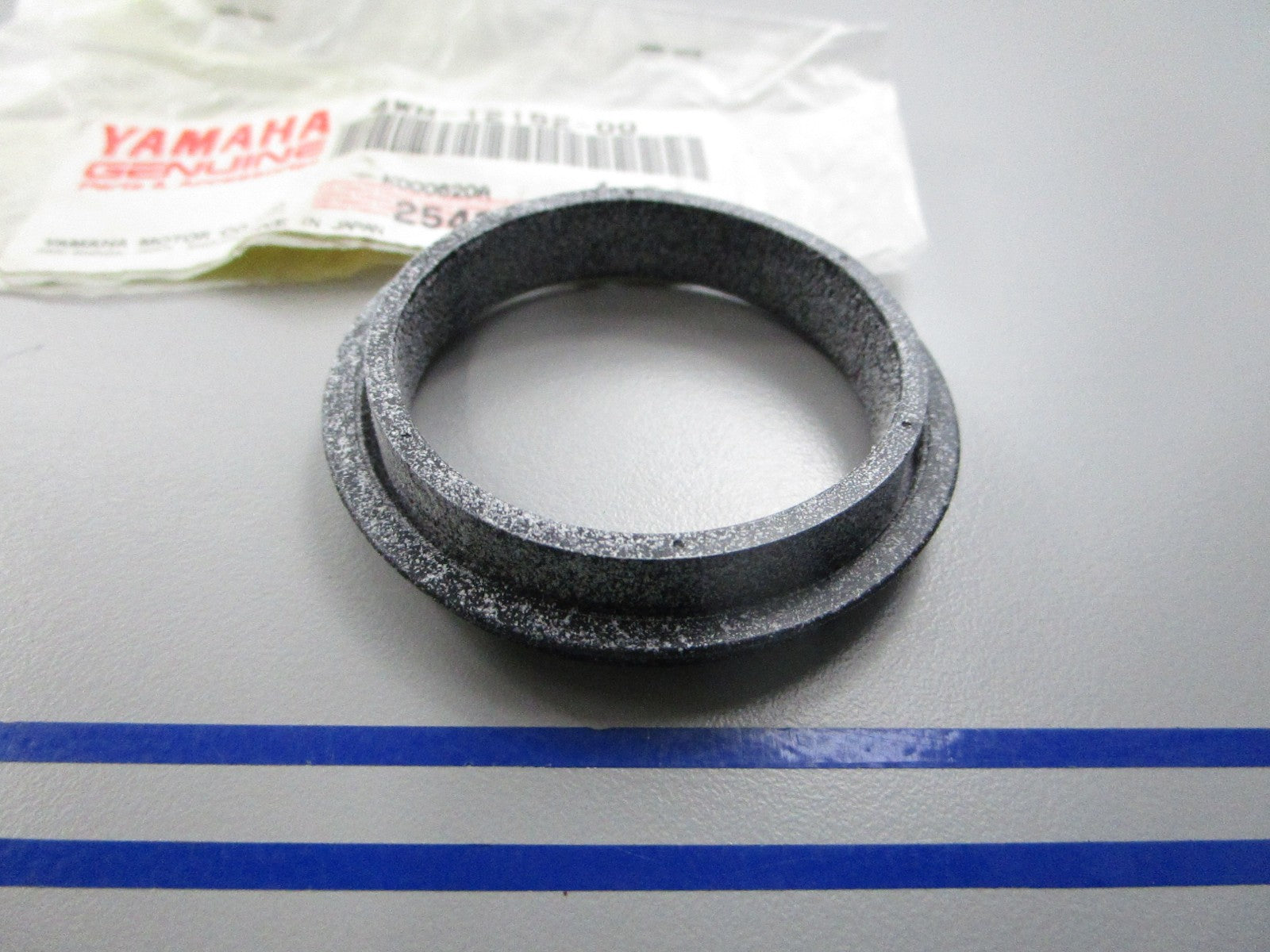 NEW OEM 4WM-12152-00-00 Yamaha Rocker Arm Support 0810