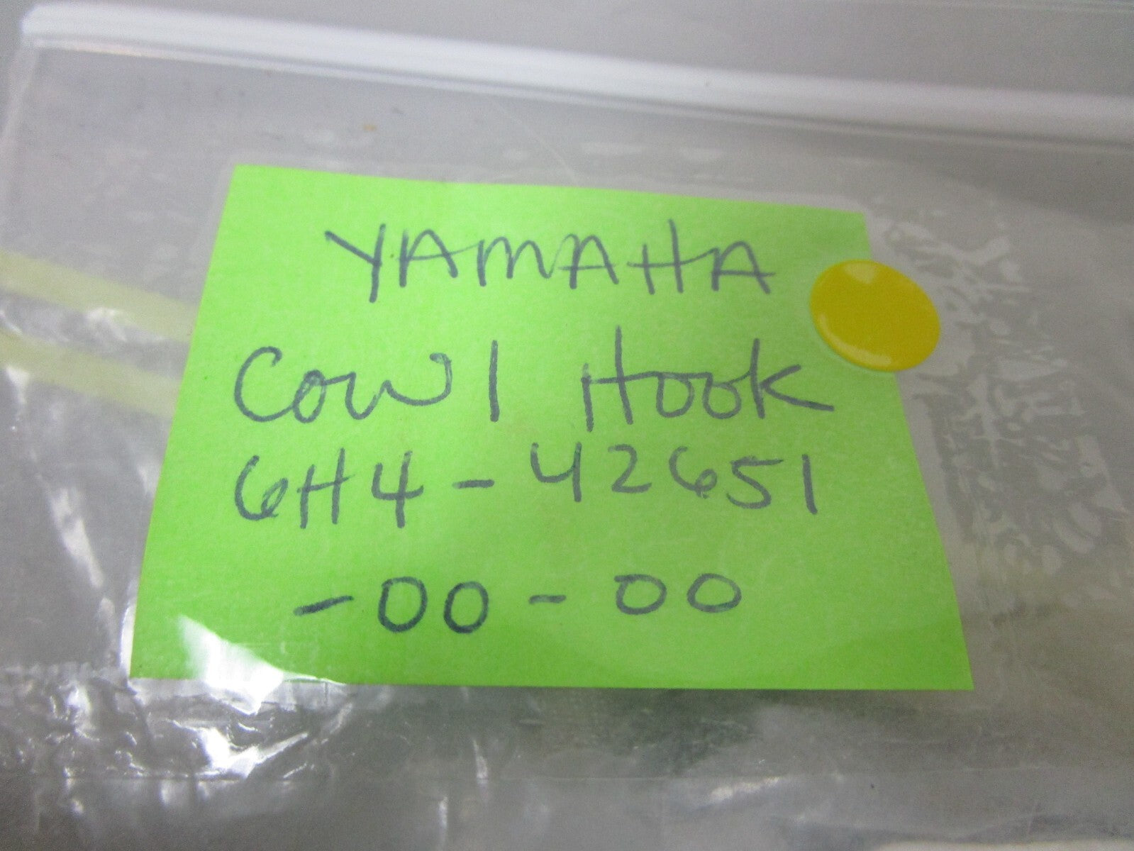 *NEW OEM* 0810 Yamaha Cowl Hook 6H4-42651-00-00