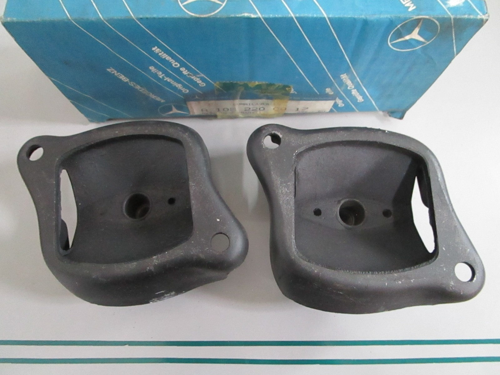 NEW OEM A1082200017 Mercedes-Benz Mount Kit (No Hardware) 0820