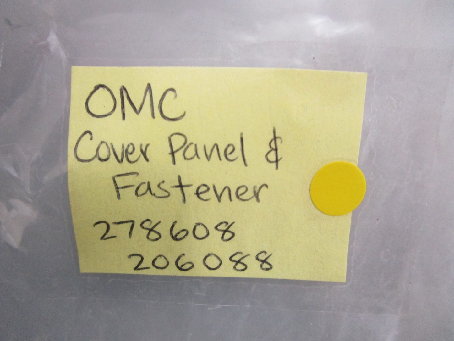 *NEW OEM* 0810 OMC Johnson Evinrude Cover Panel Fastener 278608 206088