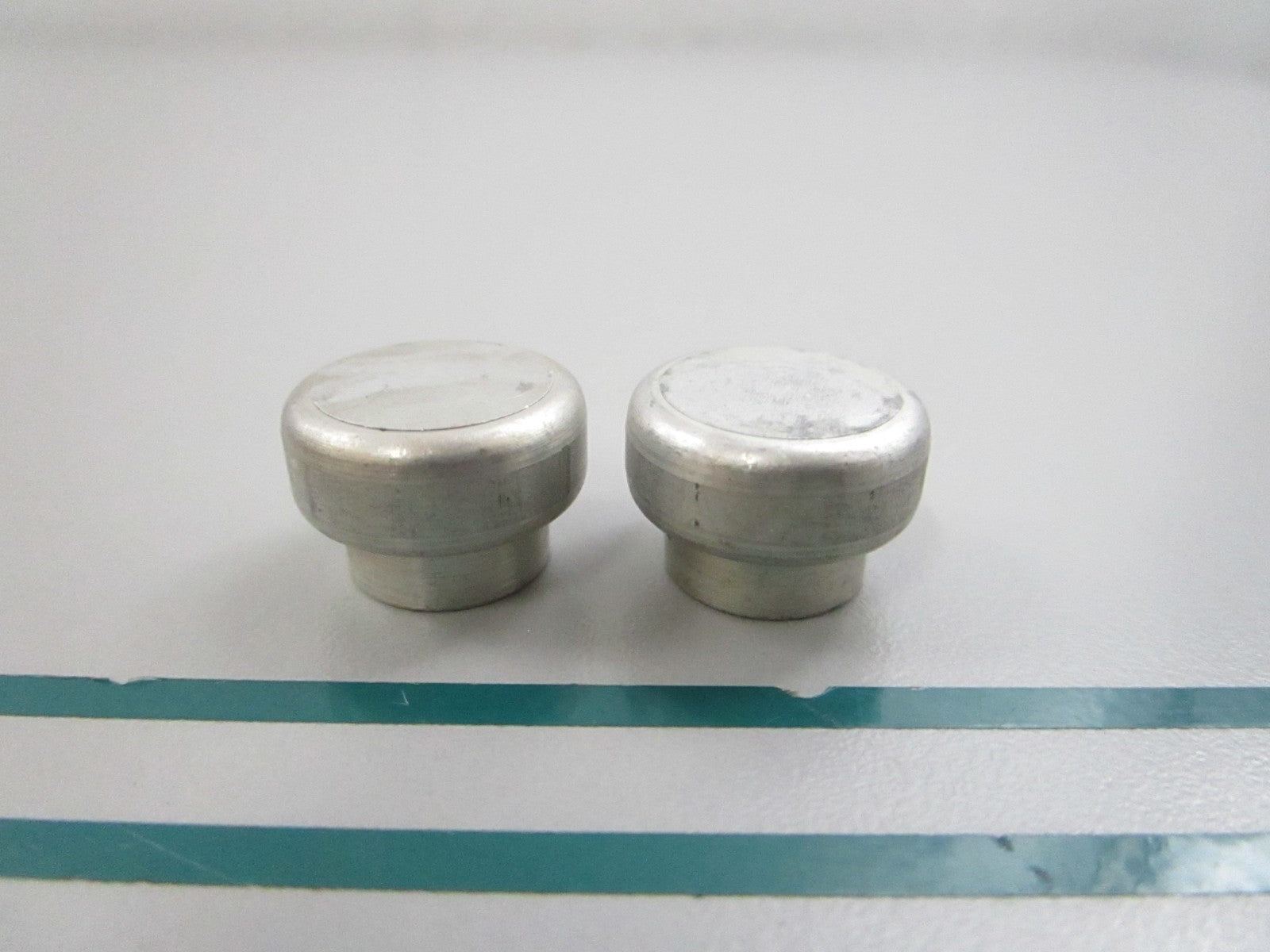 NEW OEM (LOT OF 2) 301815 0301815 OMC Johnson Evinrude Push Button 0810