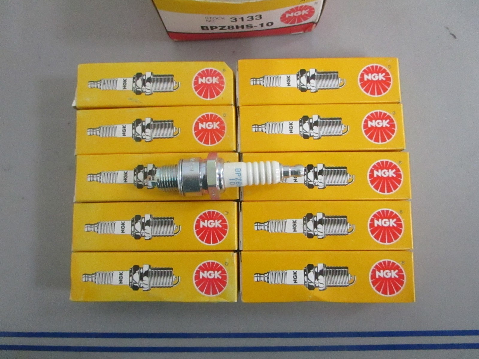 NEW OEM (LOT OF 10) BPZ8HS-10 NGK Spark Plug 0820