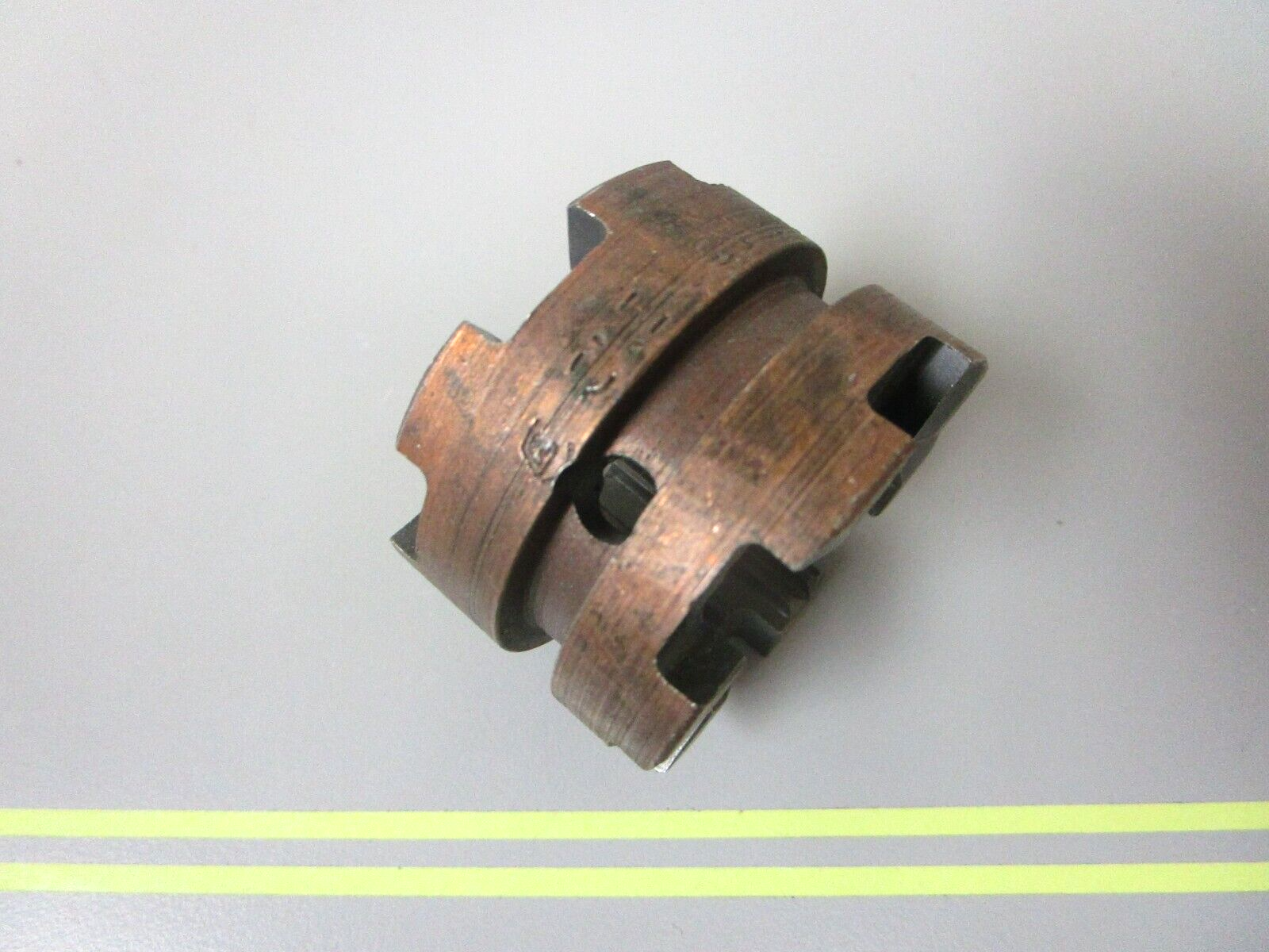 *NEW OEM* 0750 OMC Johnson Evinrude CLUTCH DOG 337774 0337774