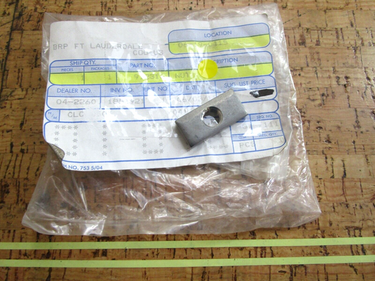 *NEW OEM* 0810 OMC Johnson Evinrude Nut 912316 0912316