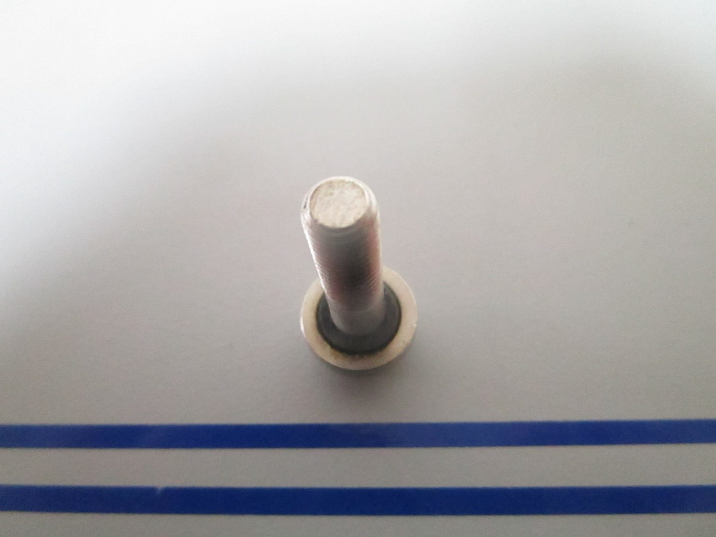 NEW OEM 313563 0313563 OMC Johnson Evinrude Screw 0810
