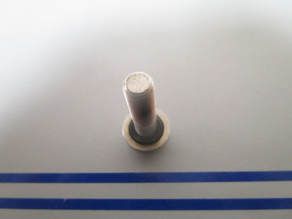 NEW OEM 313563 0313563 OMC Johnson Evinrude Screw 0810