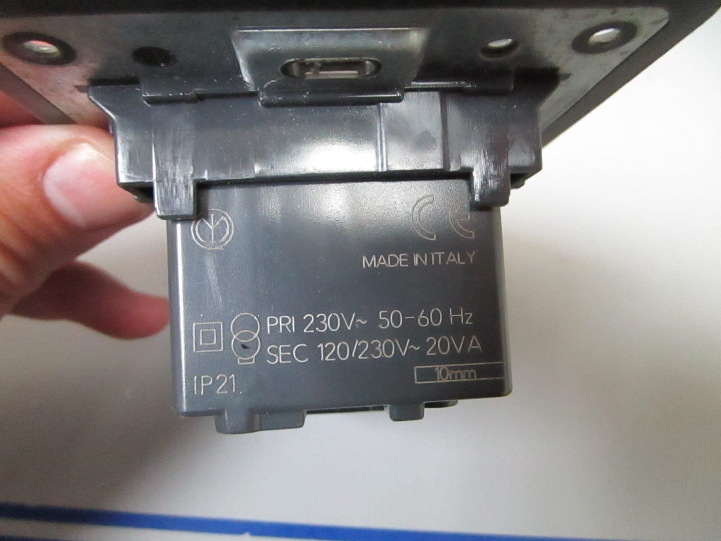 *NEW* 0720 Vimar Eikon PRI 230V Outlet Socket 14290