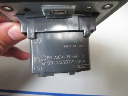 *NEW* 0720 Vimar Eikon PRI 230V Outlet Socket 14290