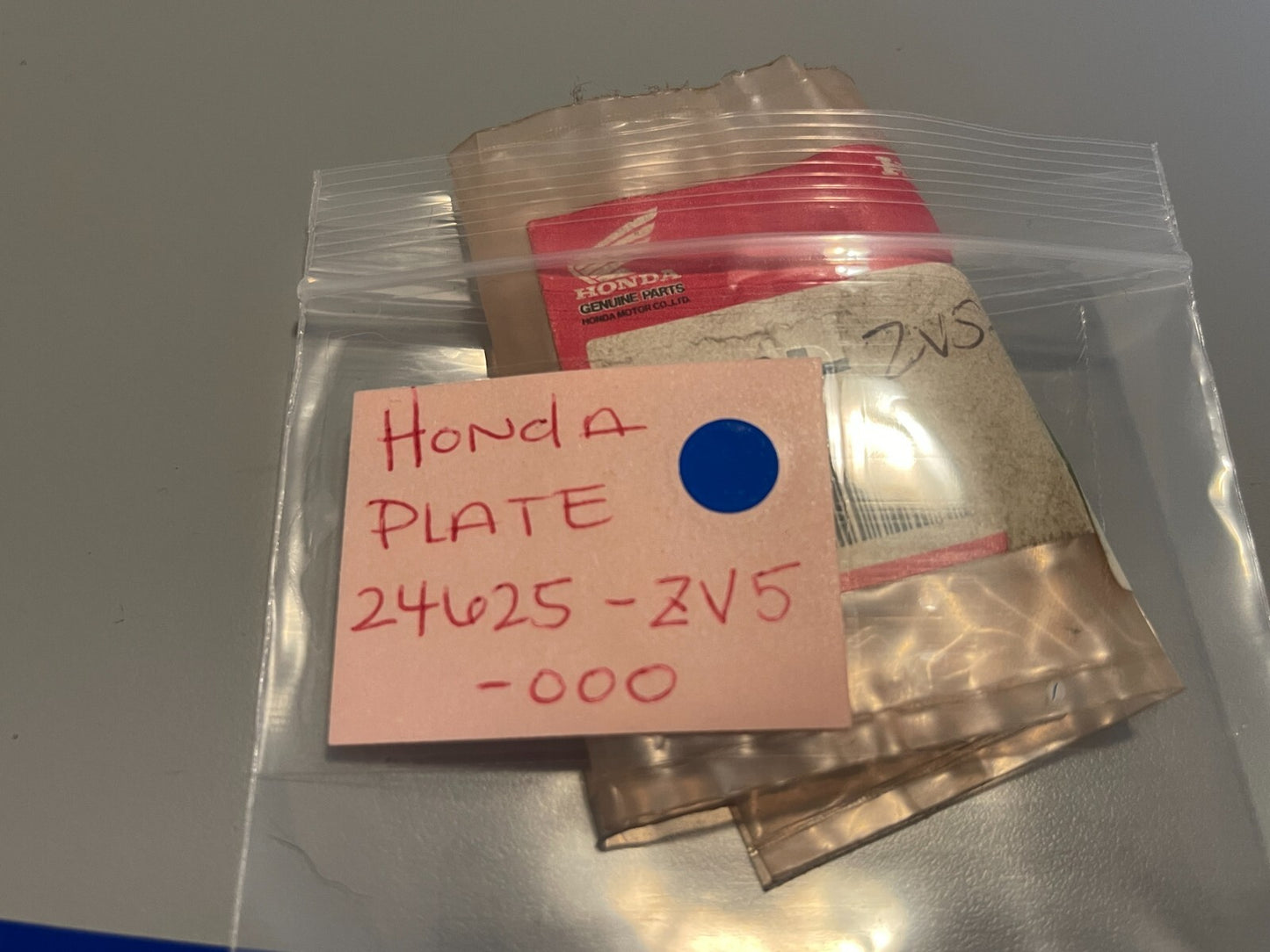 *NEW OEM* 0810 Honda Plate 24625-ZV5-000