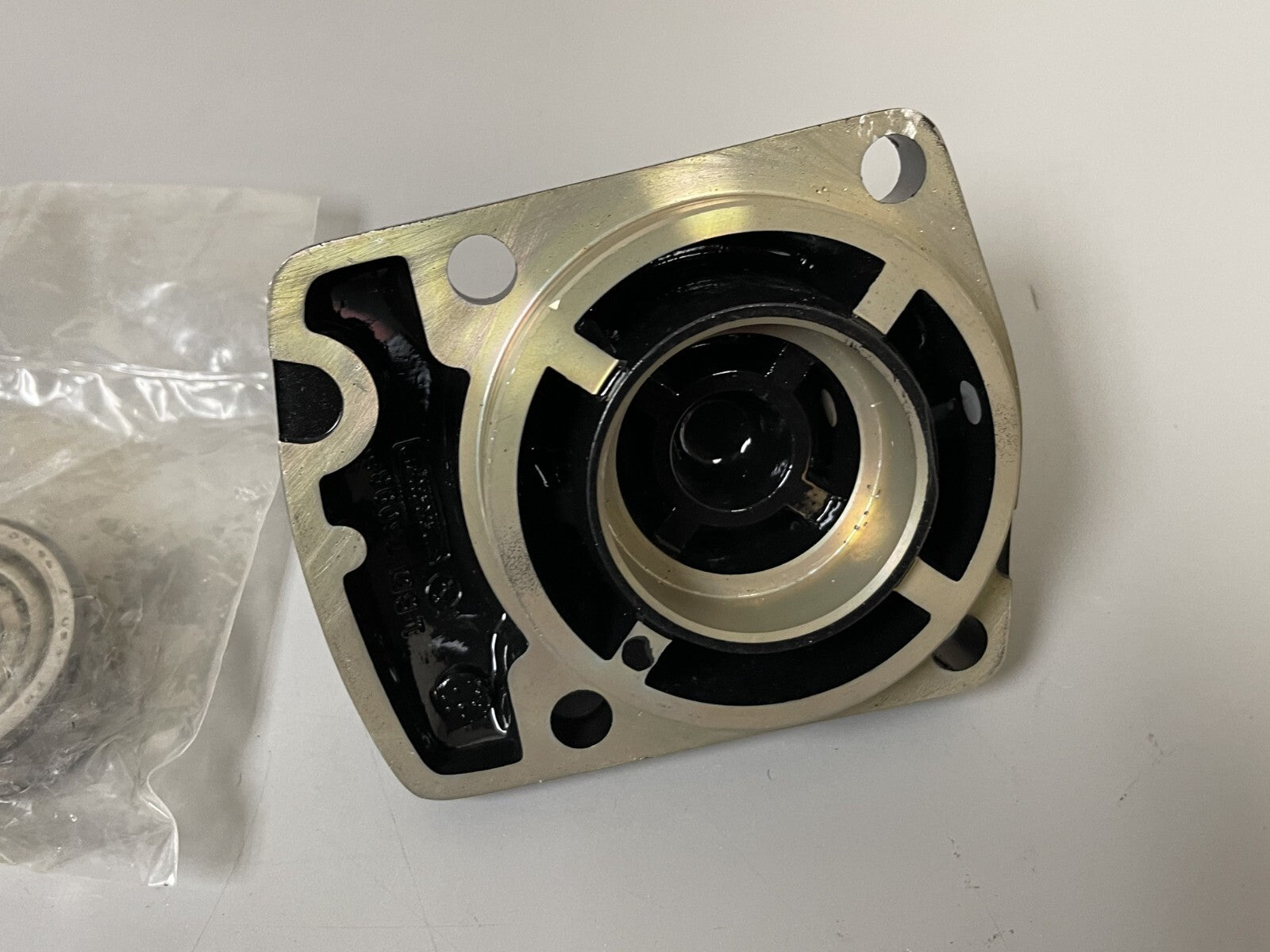 *NEW OEM* 0670 Mercury Quicksilver Cover Assembly 76098A1