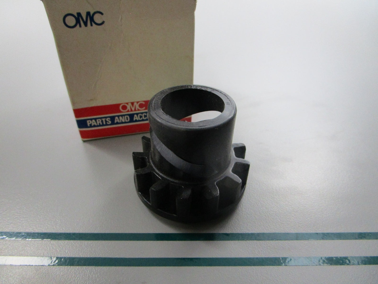NEW OEM 318447 0318447 OMC Johnson Evinrude Recoil Gear 0810