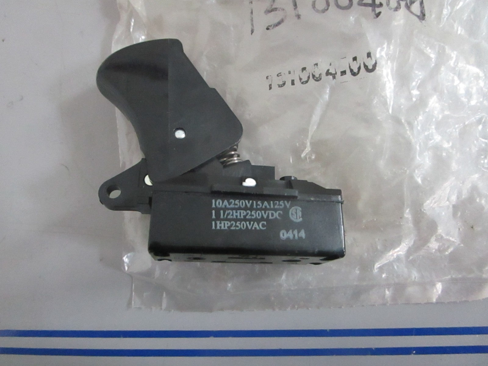 NEW OEM 131004-00 Black+Decker Switch 0820