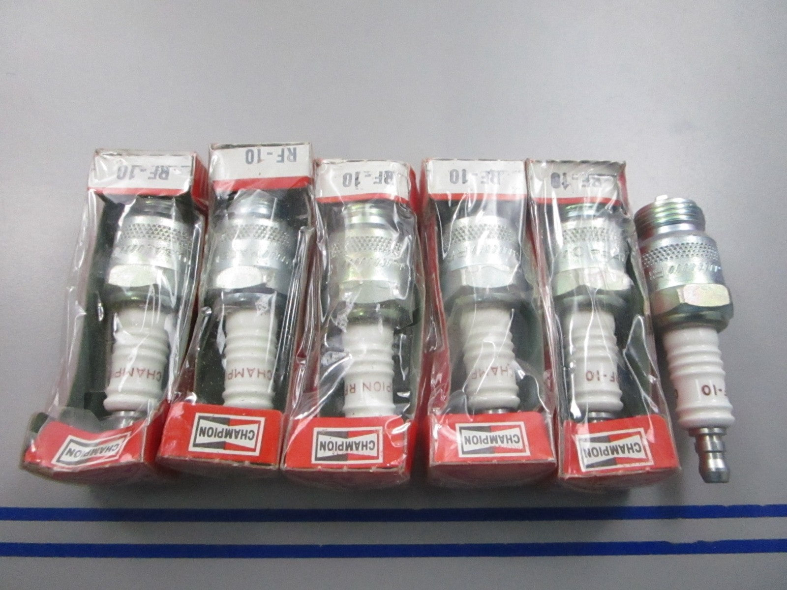 NEW (LOT OF 6) RF10 Champion Spark Plug 0810
