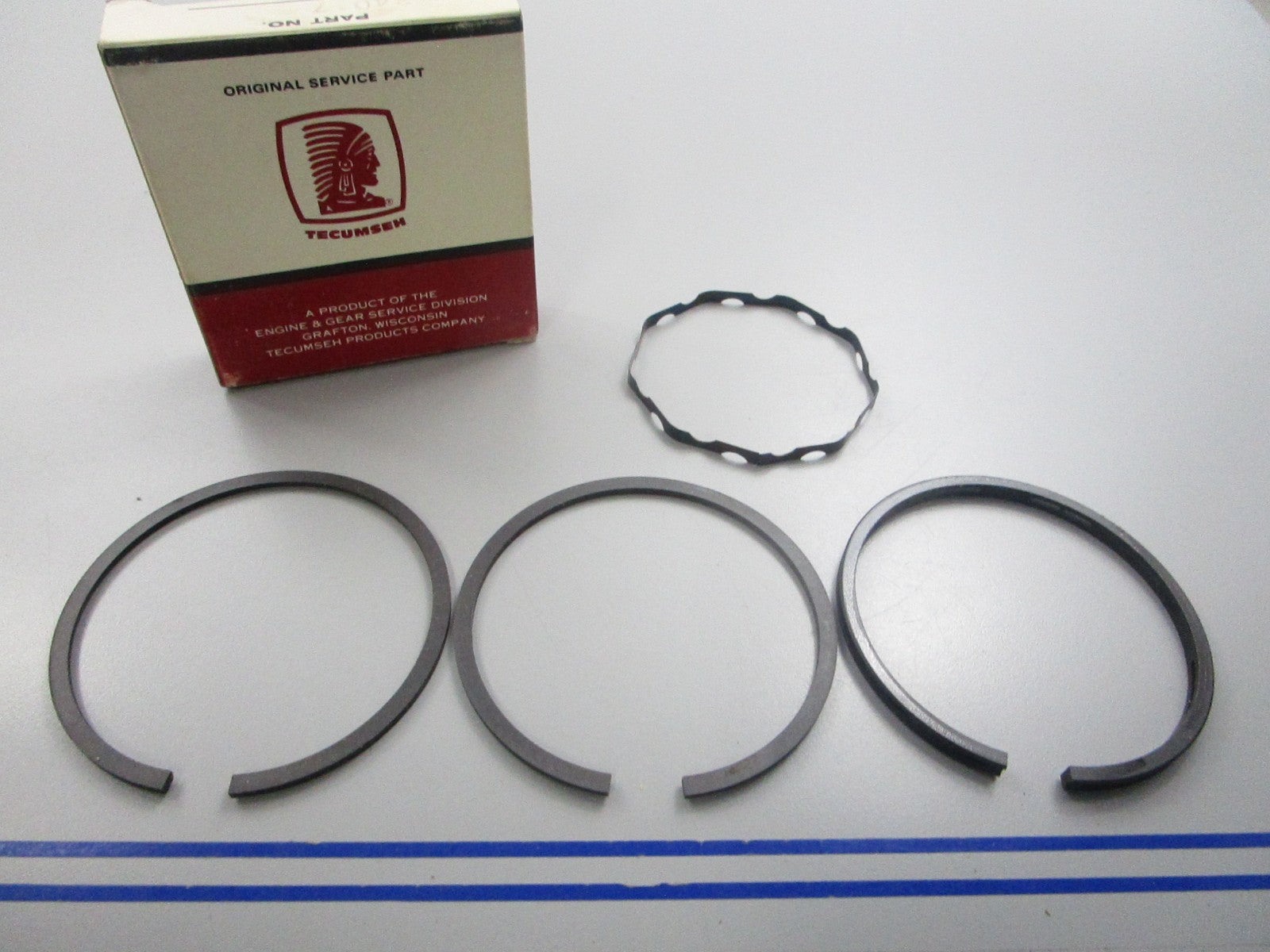 NEW OEM 34037 Tecumseh Piston Ring Set 0810