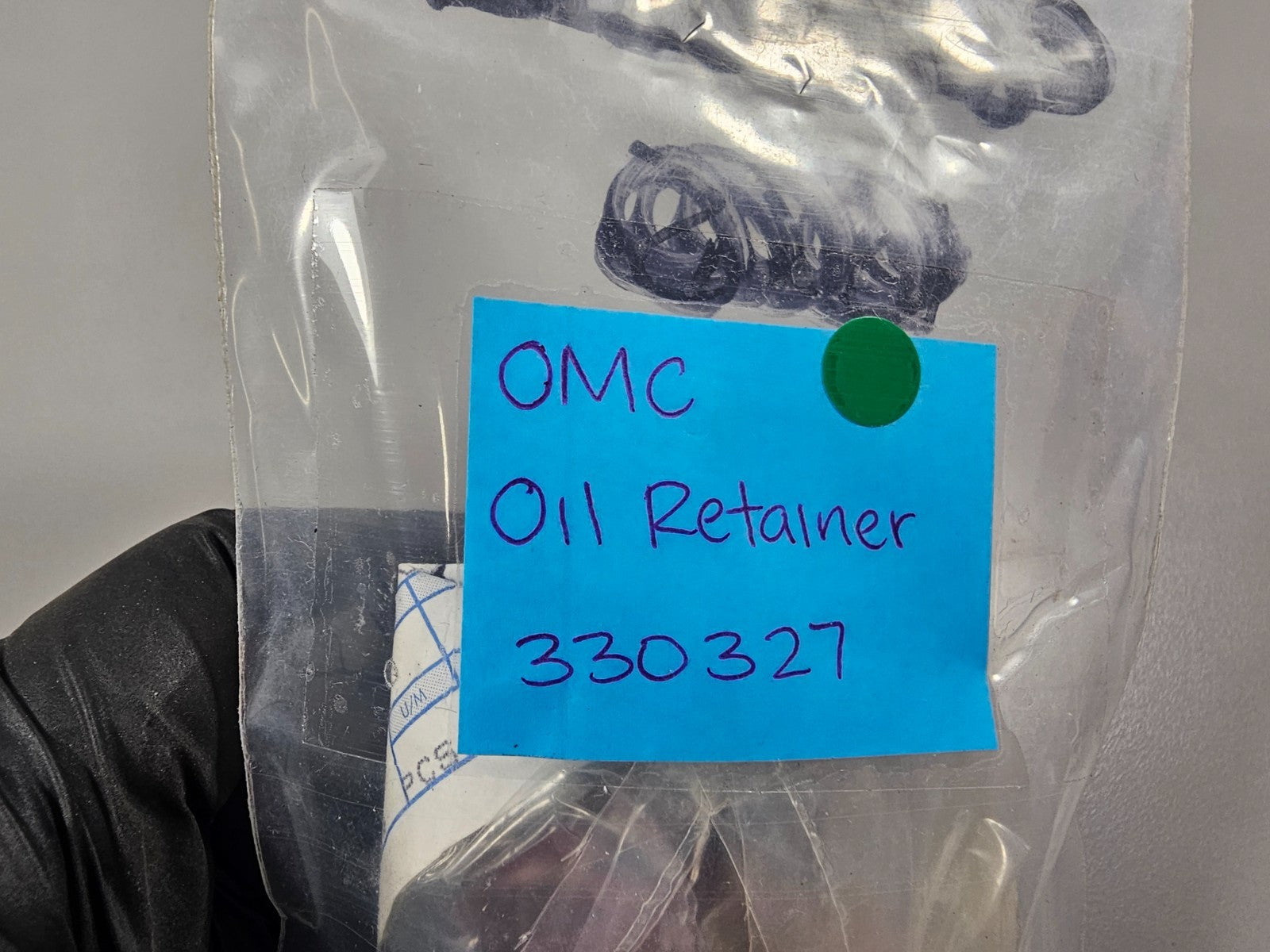 NEW OEM (LOT OF 4) 330327 0330327 OMC Johnson Evinrude Oil Retainer 0810