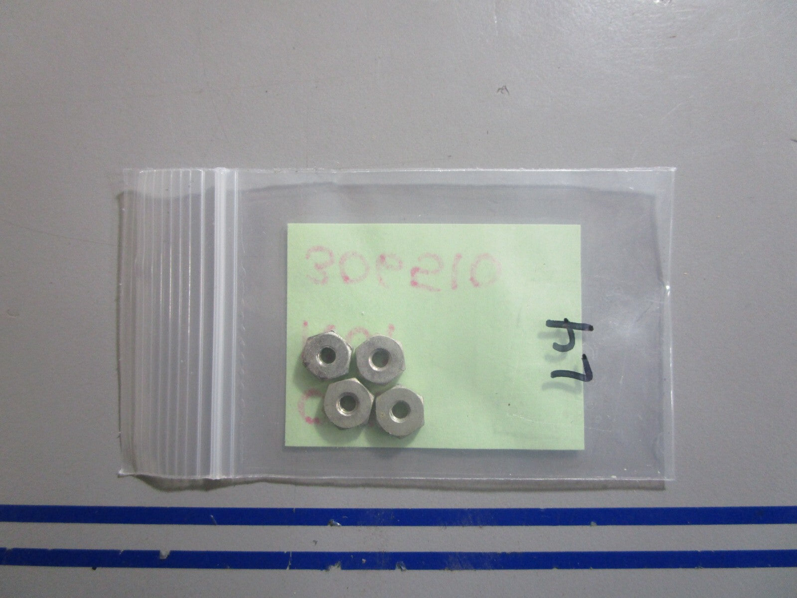 *NEW OEM* (LOT OF 4) 0810 OMC Johnson Evinrude Nut 306510 0306510