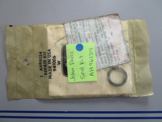 *NEW OEM* 0820 John Deere Seal Kit AH96134