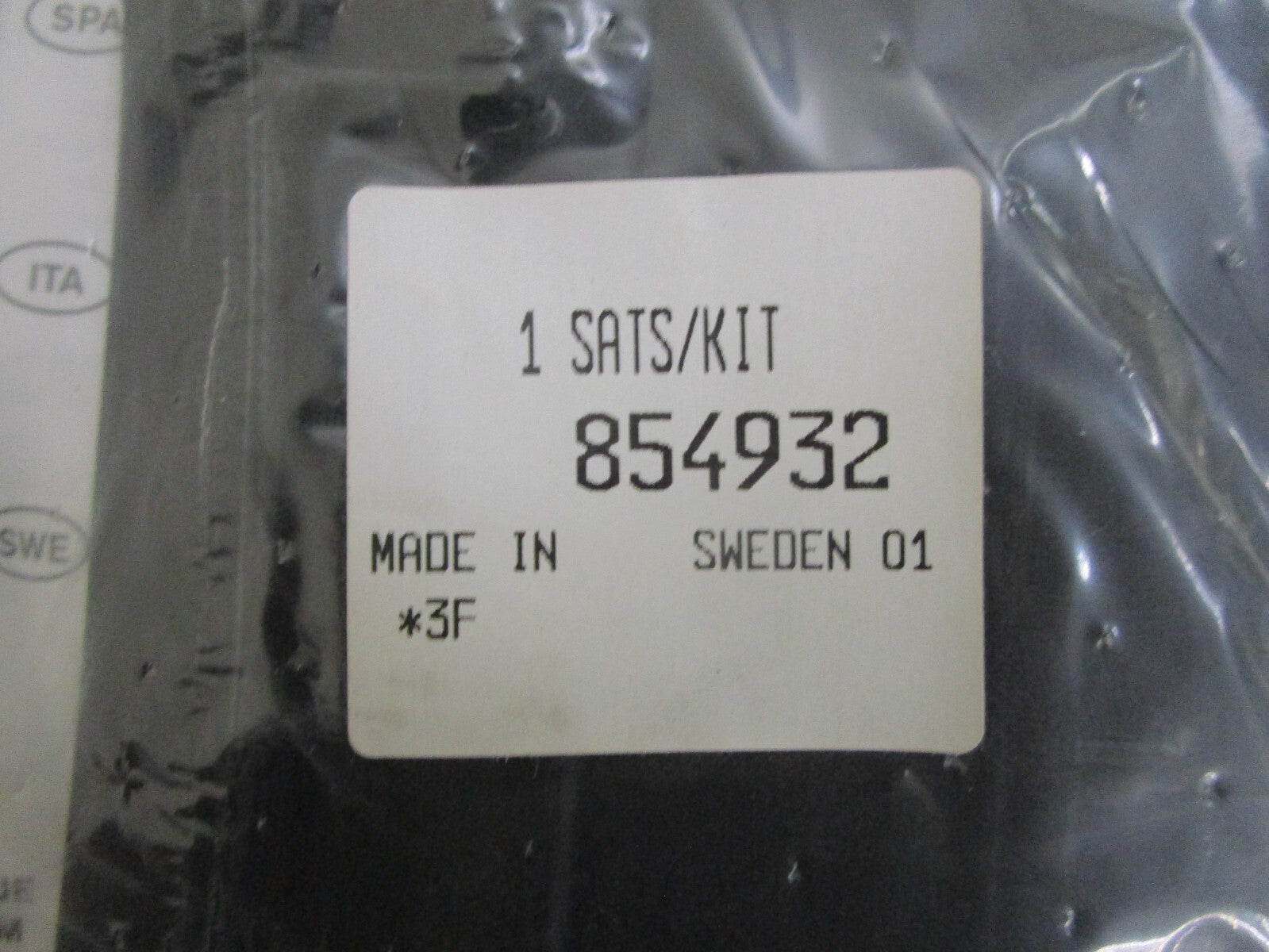 *NEW OEM* 0820 Volvo Penta Mounting Kit 854932
