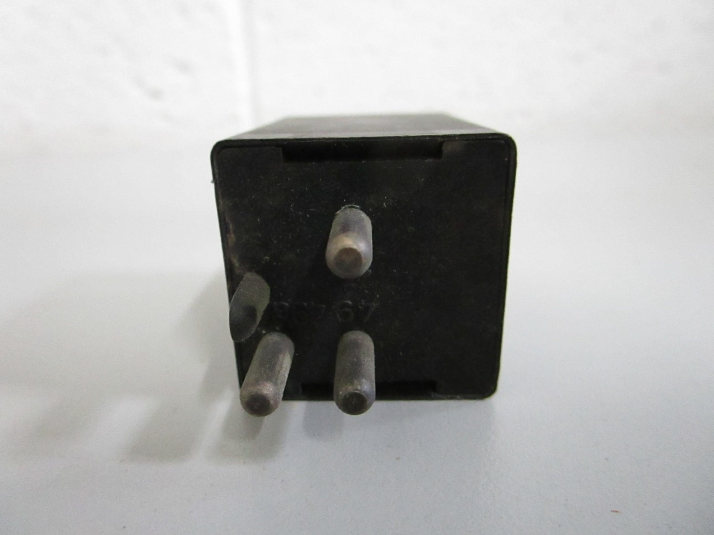 NEW OEM 0008210963 Mercedes-Benz 12V Relay 0820