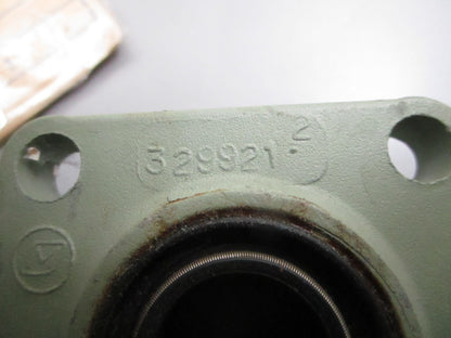 *NEW OEM* 0810 OMC Johnson Evinrude Bearing Housing & Seal 394610 0394610