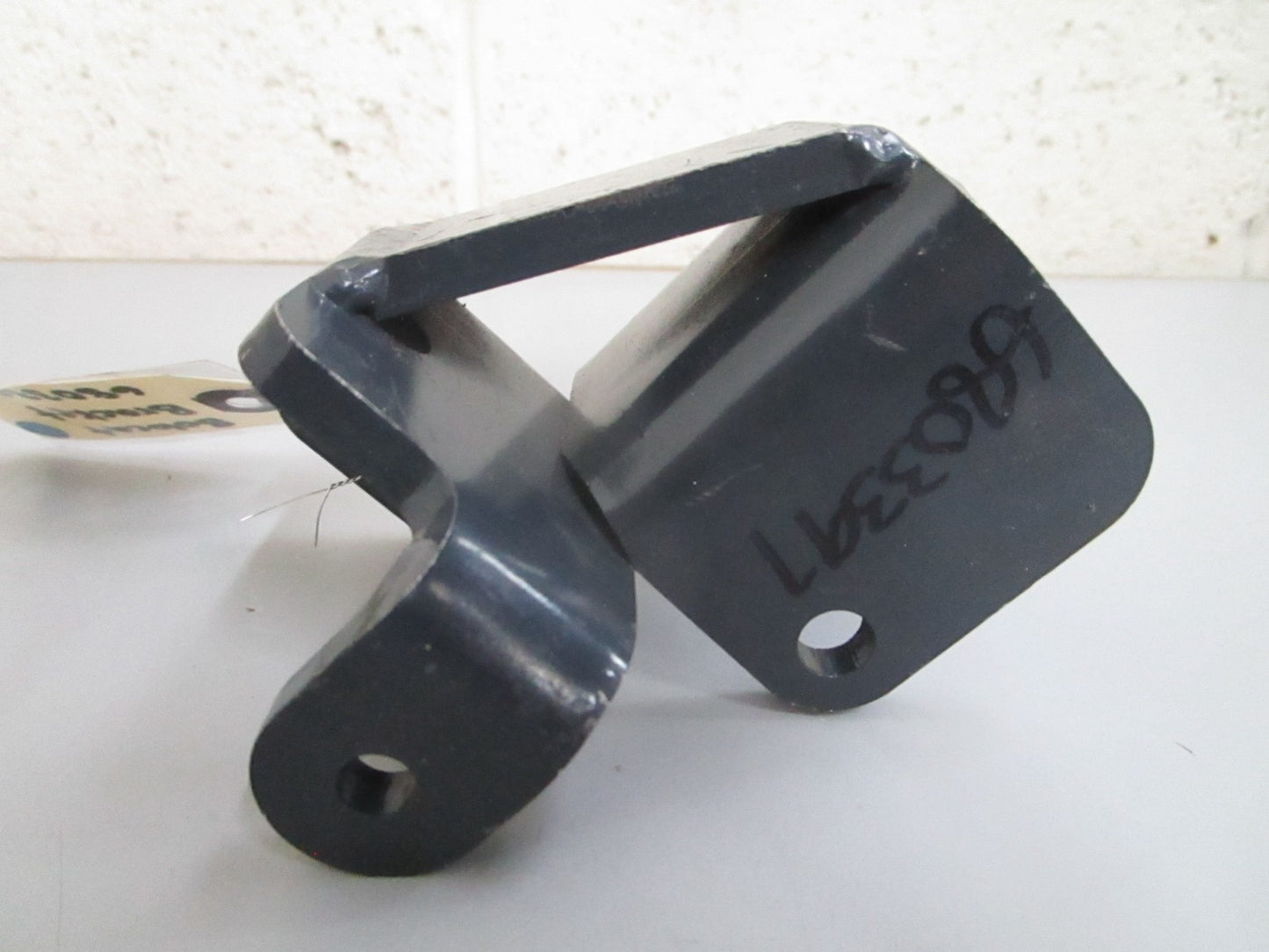 *NEW OEM* 0820 Bobcat Bracket 6803397