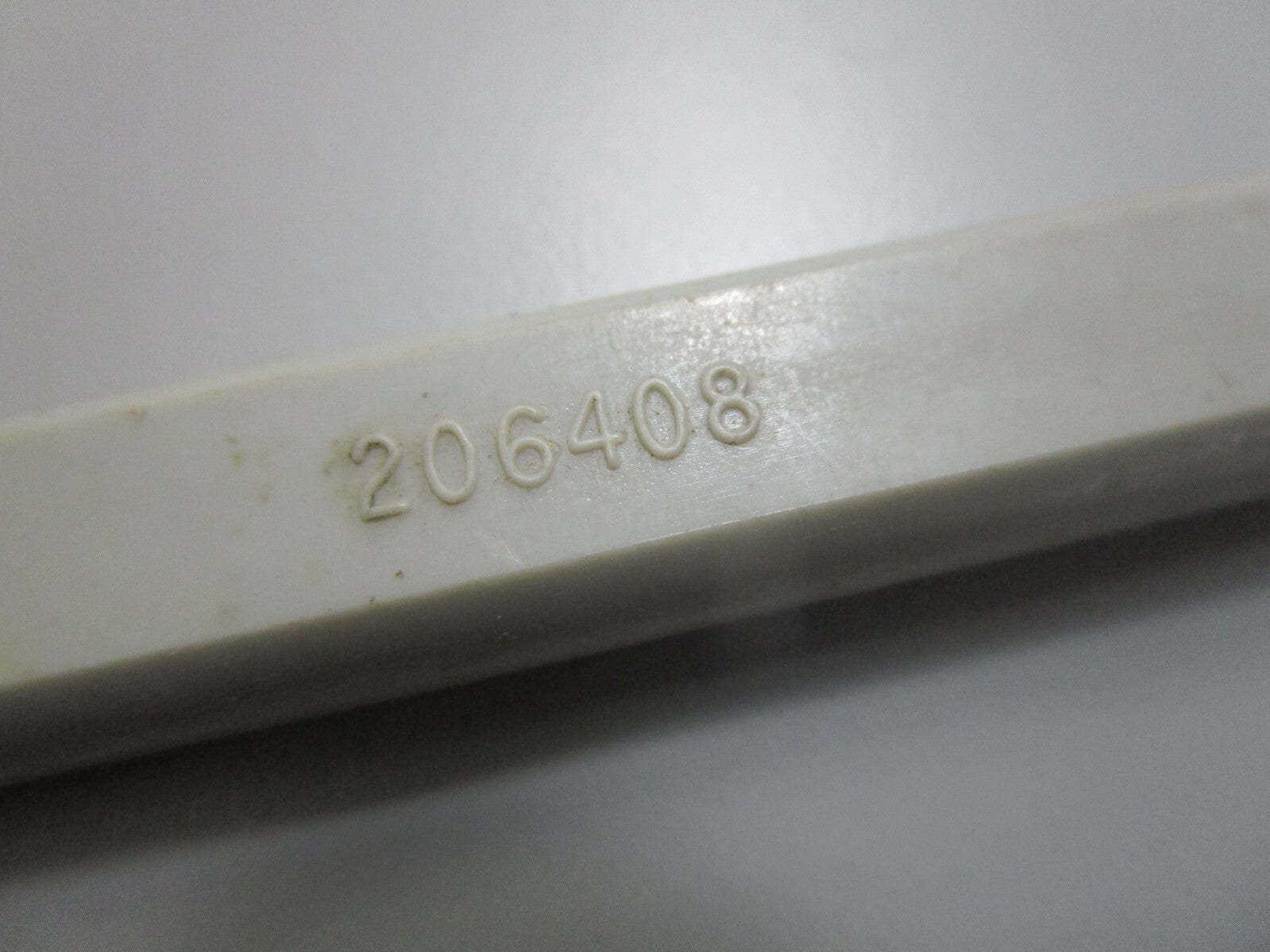 *NEW OEM* 0810 OMC Johnson Evinrude Control Housing Casing Guide 206408 0206408