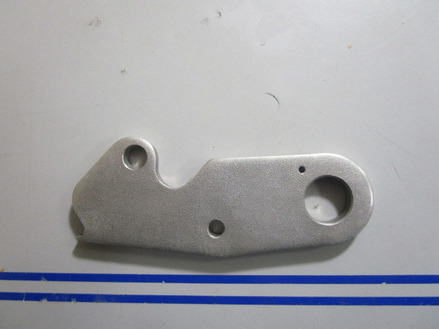 *NEW OEM* 0810 Volvo Penta Latch 814391