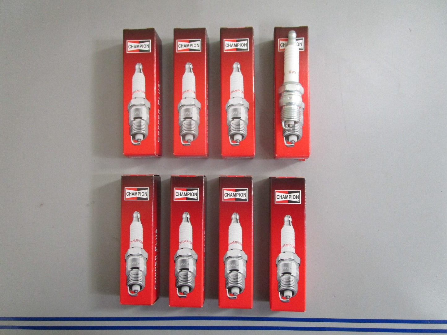 *NEW* (LOT OF 8) 0820 Champion Spark Plug RV9YC