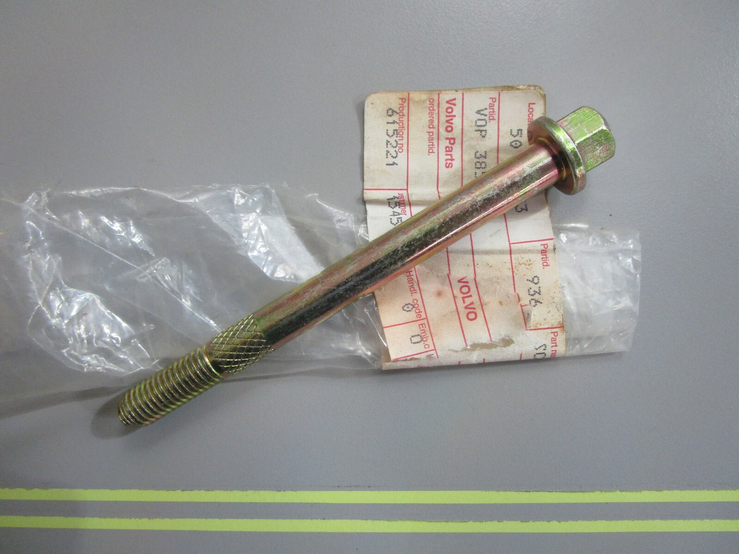 *NEW OEM* 0820 Volvo Penta Screw 3857936