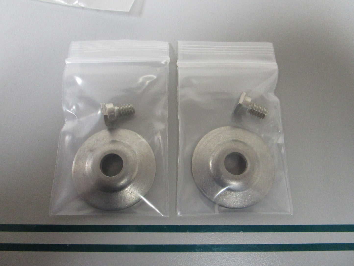 NEW OEM 434757 0434757 OMC Johnson Evinrude Plate & Screw Set 0810
