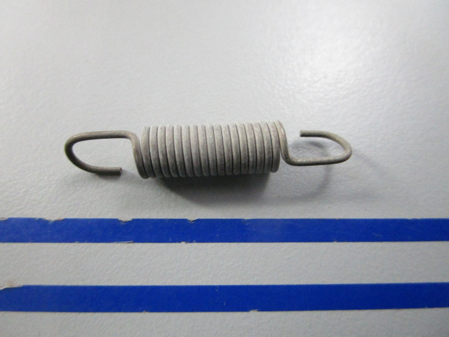 NEW OEM 303032 0303032 OMC Johnson Evinrude Spring 0810