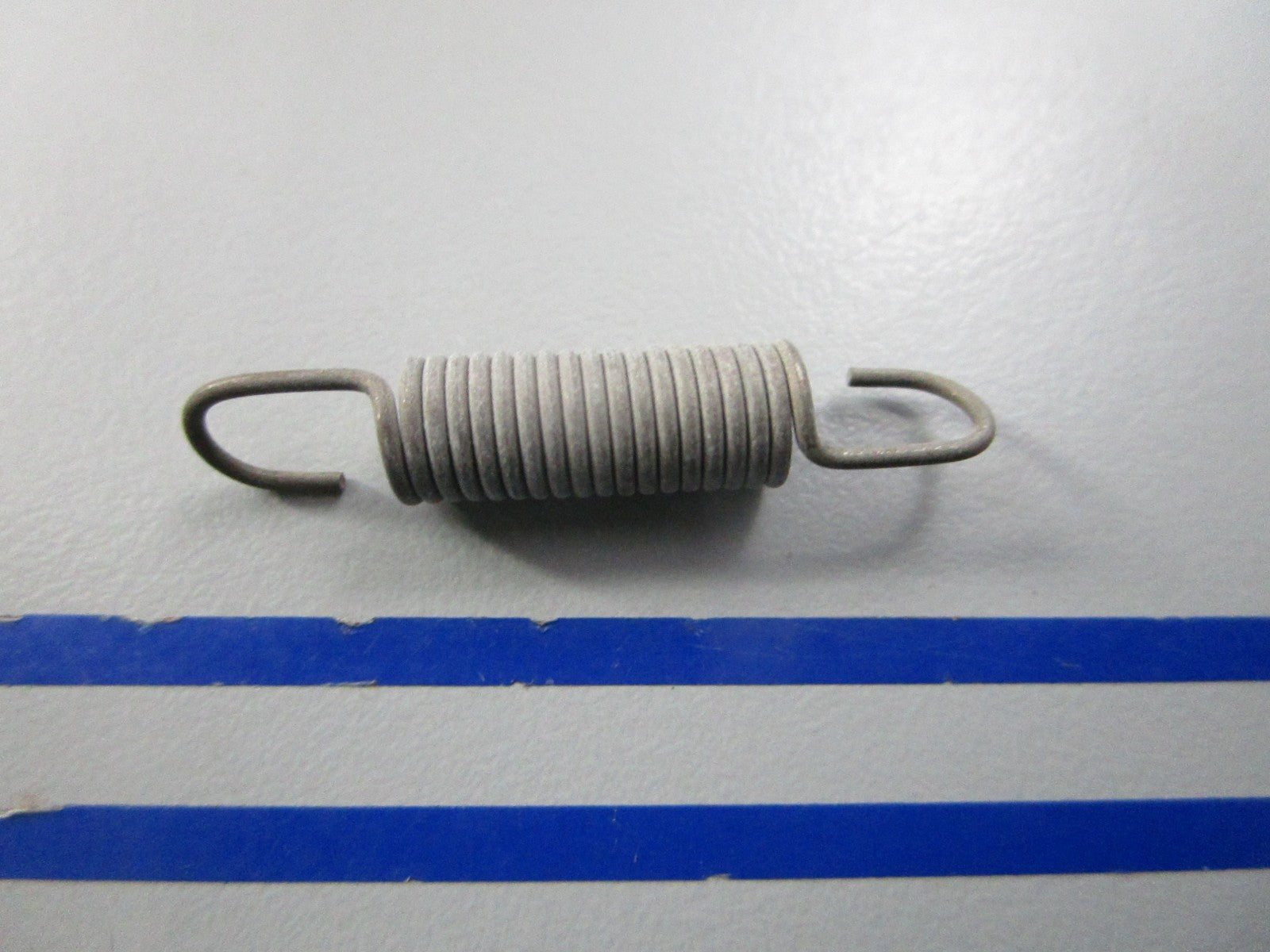 NEW OEM 303032 0303032 OMC Johnson Evinrude Spring 0810