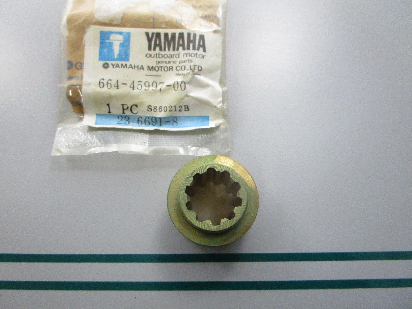 NEW OEM 664-45997-00-00 23-51651M Yamaha Mariner Prop Nut Spacer 0810