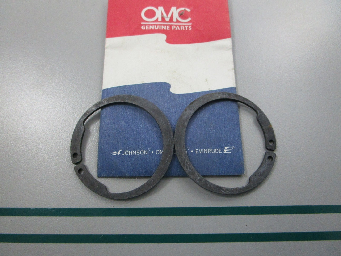 NEW OEM (LOT OF 2) 308213 0308213 OMC Johnson Evinrude Snap Ring 0810